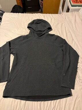 Lululemon Mens Charcoal Hooded Pullover Sweatshirt
